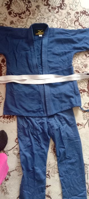 Продам кимоно  в хорошем состоянии