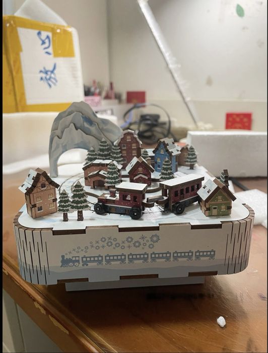 Новогодний подарок игрушка