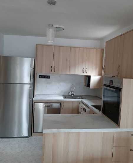 Дава се под наем Тристаен апартамент в Бургас, Център - 100 кв.м за 242.25 € - Снимка #2