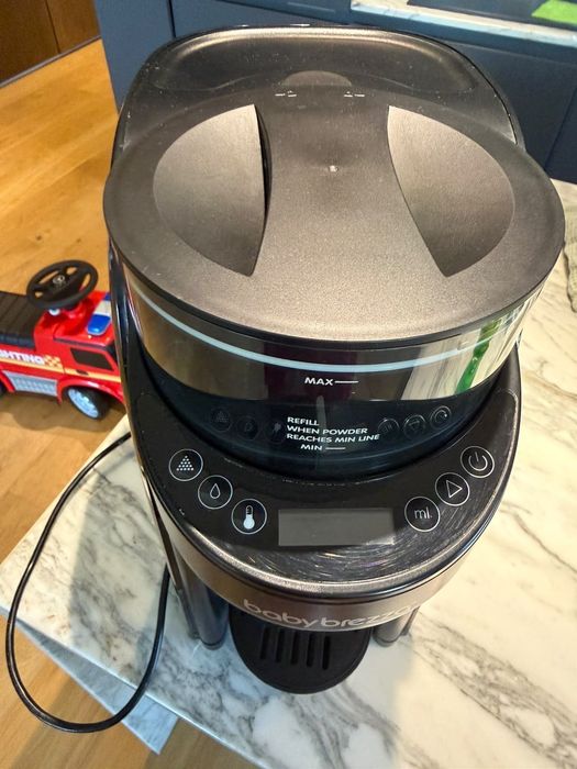 Baby Brezza уред за приготвяне на адаптирано мляко Formula Pro Advanced Black
