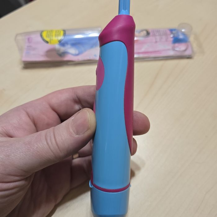 Periuța dinți electrica Oral-b