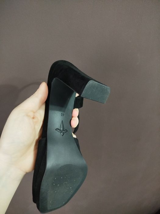 Босоножки женские