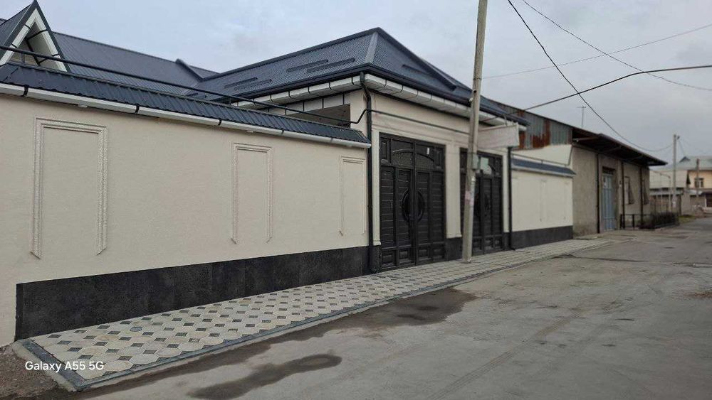 Срочно...Чорток махалла 2.4 соток 4 хона 3 та санузел ва  подвал бор