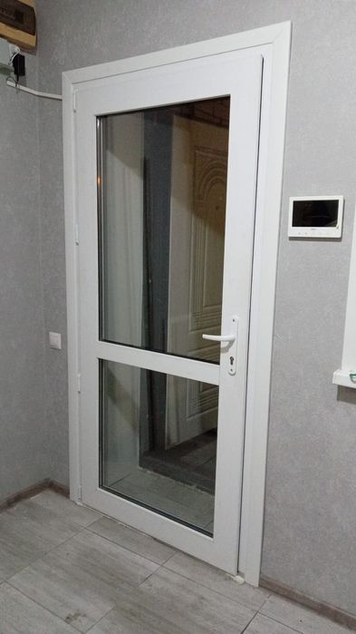 Пластиковые окна, обшивка балкона декор панелью