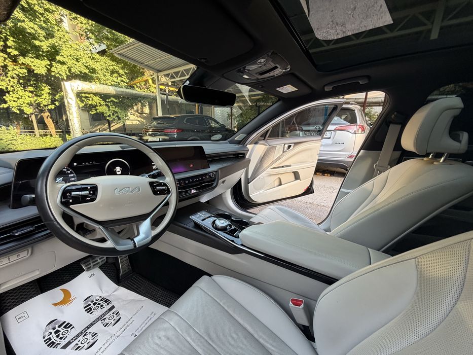 Kia K8  3.5 мотор с пробегом 30000 км. Машина чистая, бронь пленка,