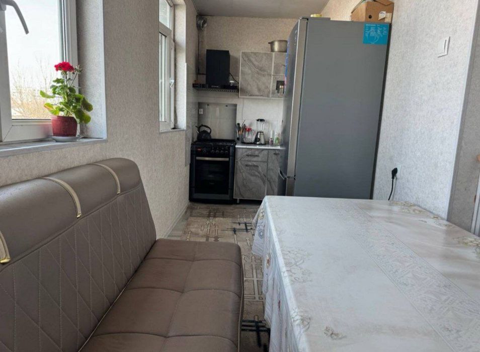 Юнусабад 11 - 2/4/4    балкон 2/6.  58м²