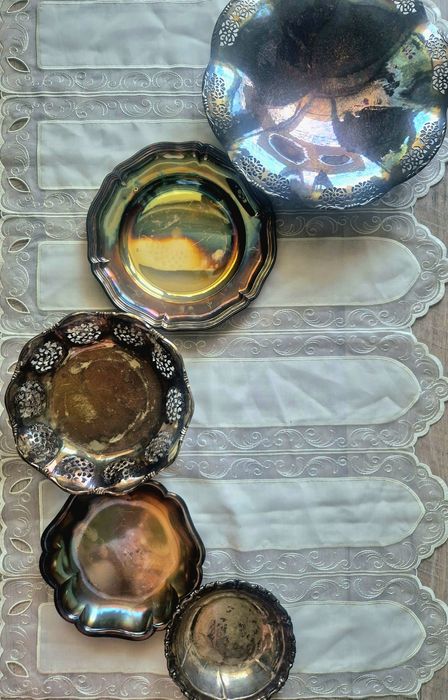 Посребрени прибори и съдове