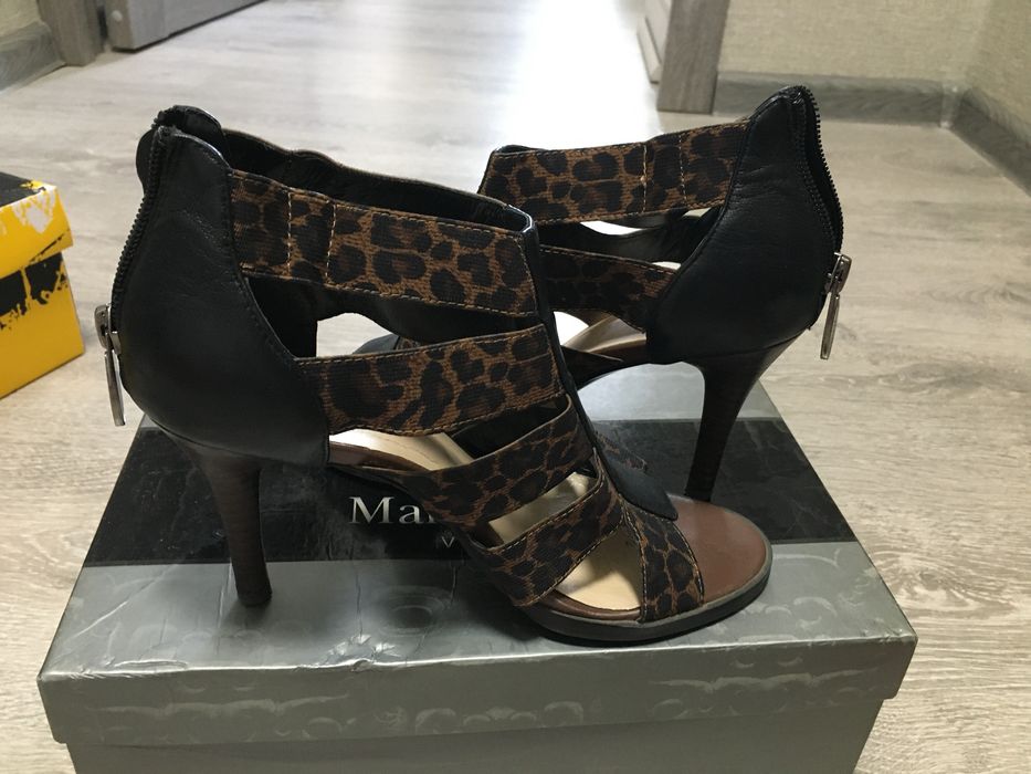 Продам босоножки женские