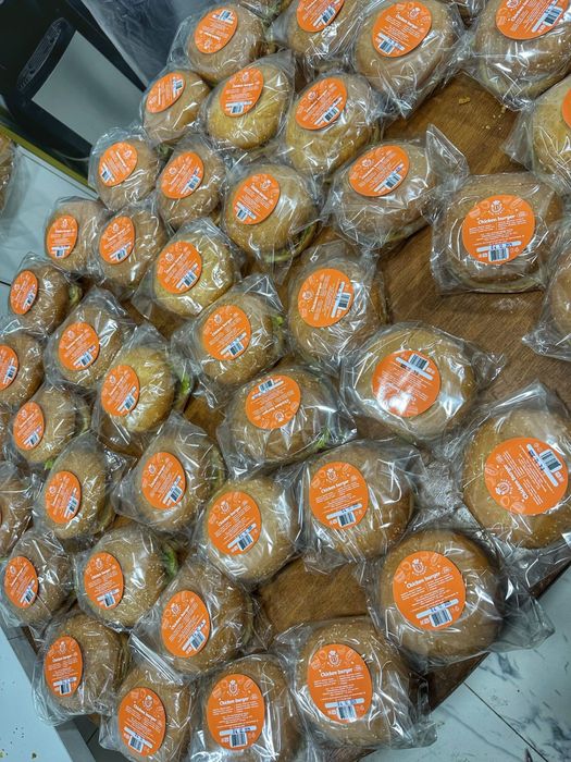 Сэндвичи, крылышки, бургеры, клаб сэндвичи, лаваши