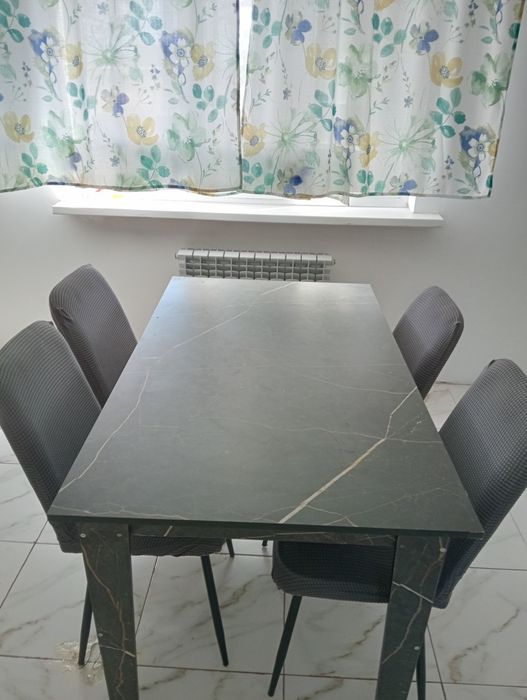 Продам диван, стол 6 стулями