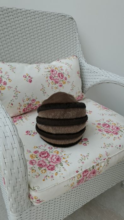 Caciula   Blana " Capot Fermoar'