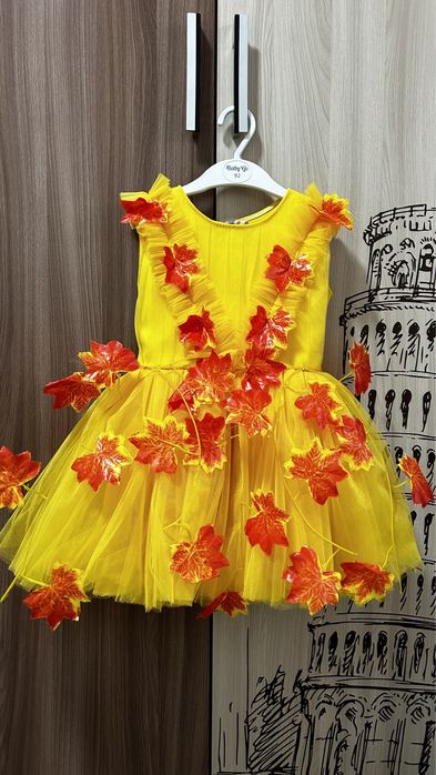 Платья бальные новые срочно.