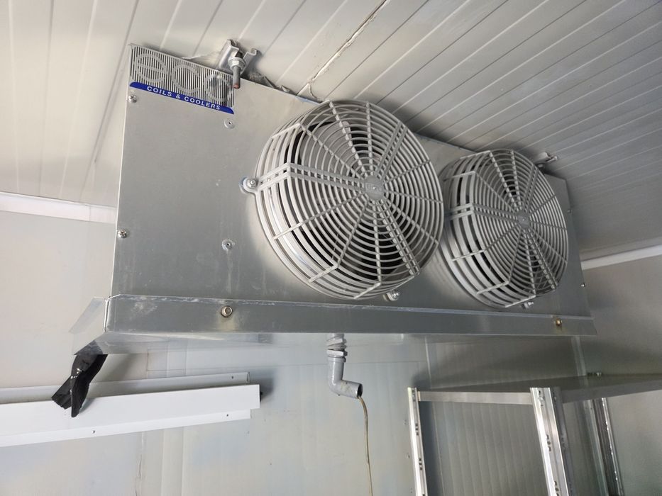 Camera frigorifica, sau congelare, Frigider inox, Masa rece sau calda, cu dulap inox gros, cu usi culisan