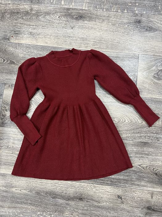 Продаю вещи на девочку размер 100