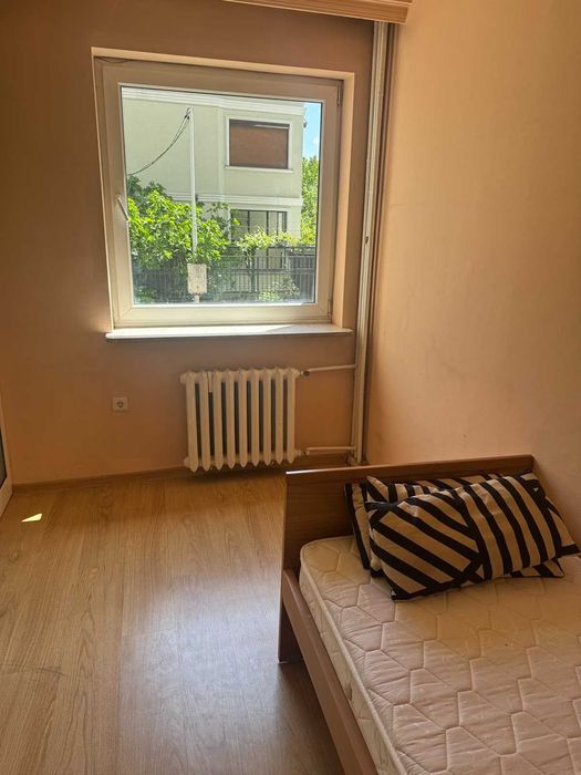 Дава се под наем Четиристаен апартамент в София, Изгрев - 120 кв.м за 700 € - Снимка #11