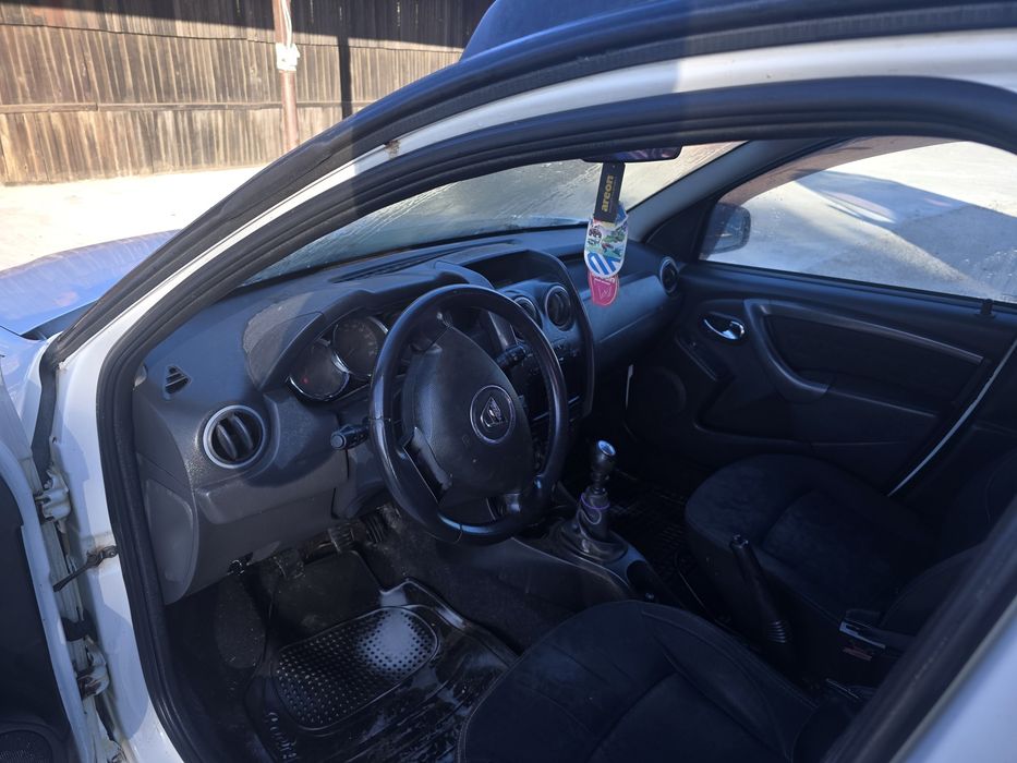 Dezmembrez Dacia Duster 1.5 dci 4x4 2015 volan stanga