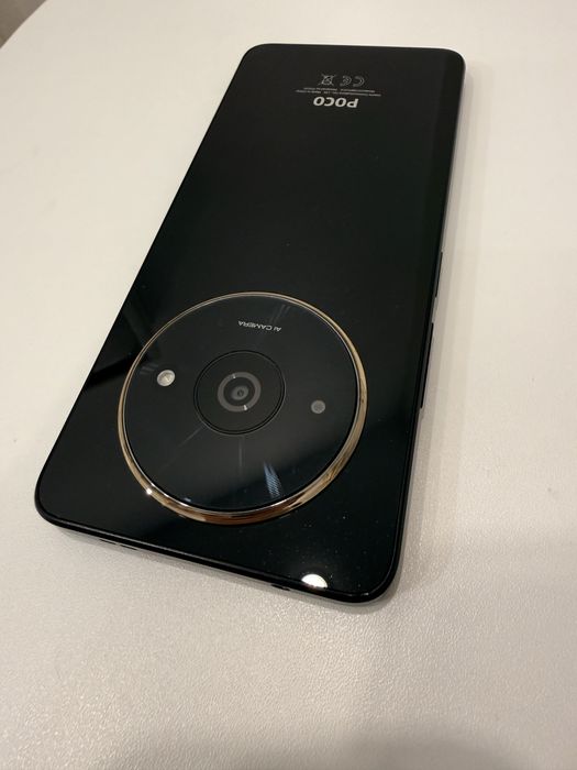 Продам телефон POCO