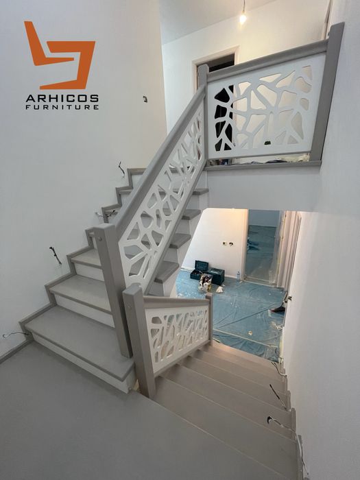 Scari interioare din lemn