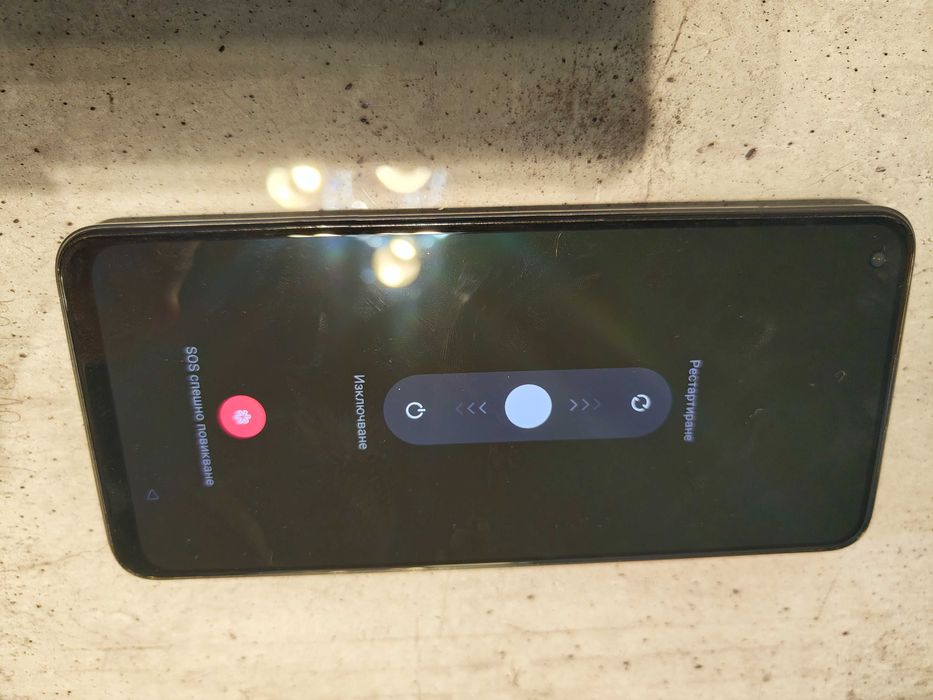 Телефон Realme 8