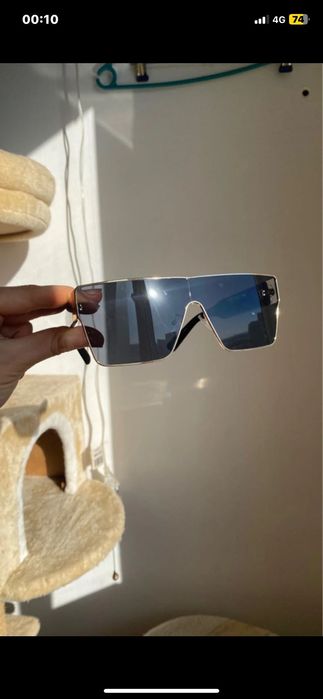 Ochelari de vânzare.