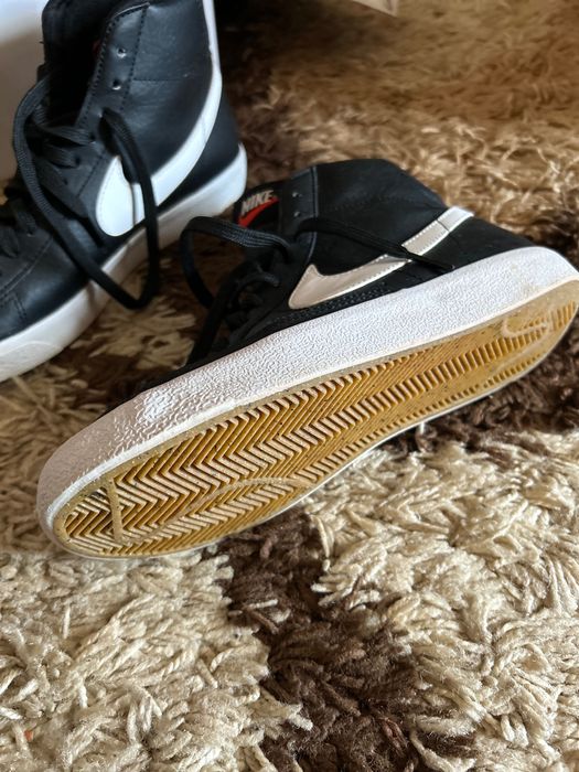 nike blazer, purtati de doua ori, impecabili la aspect