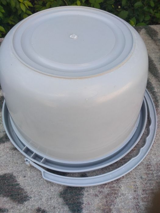 Капак / седалка  и гърне за санитарен стол