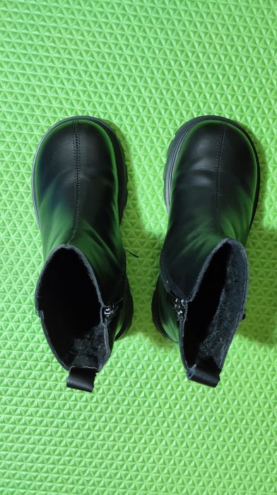 Продаются ботинки на девочку