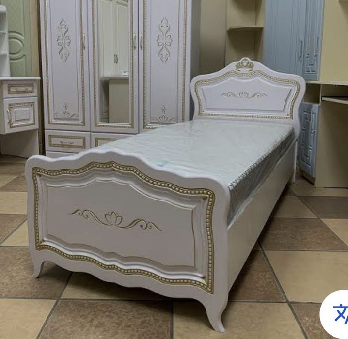 Кровать и стол детский для девочки