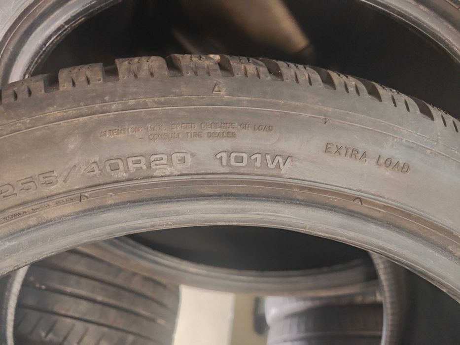 2бр.зимни гуми 255/40/20 Dunlop