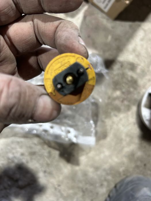 Продам форсунку на passat b3