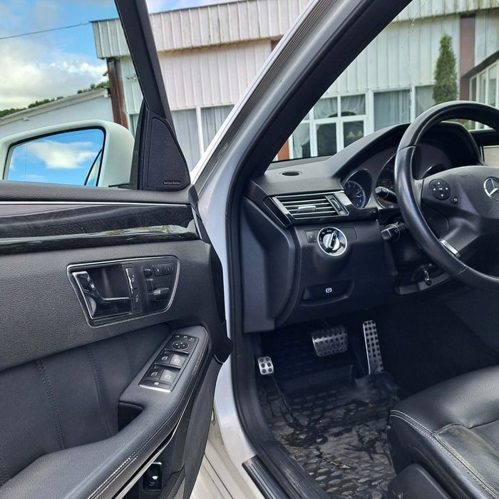 Vând Mercedes W212