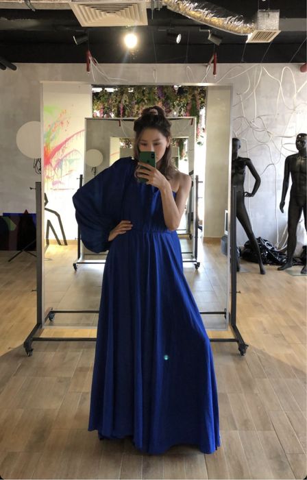 Вечерние платья новое 1 раз одевала примерить