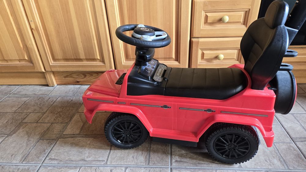 Кола за бутане с родителски контрол Mercedes