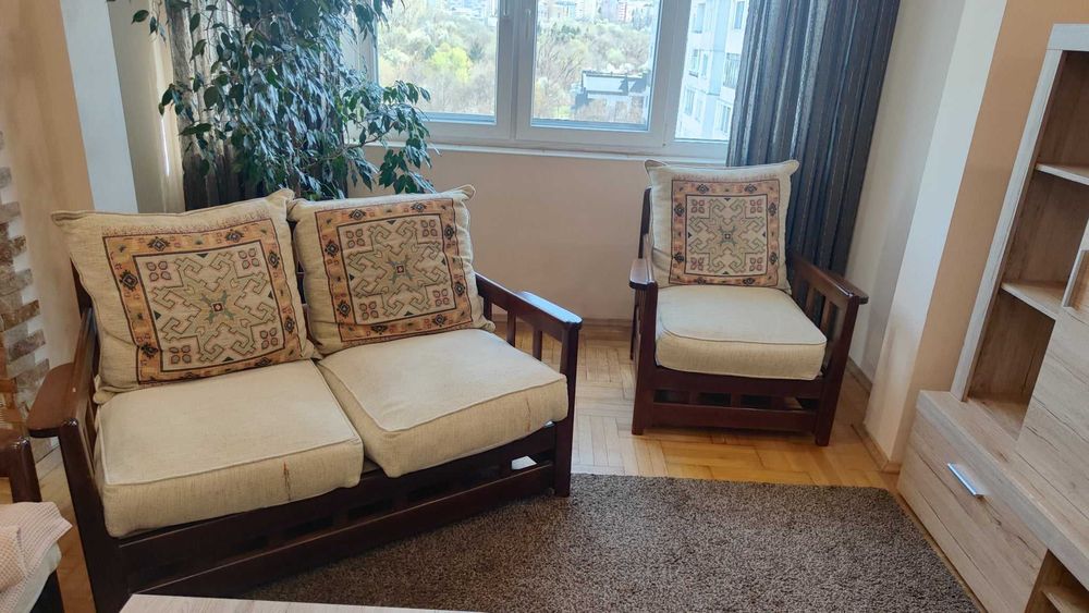 Винтидж италианска холова гарнитура от масивно дърво