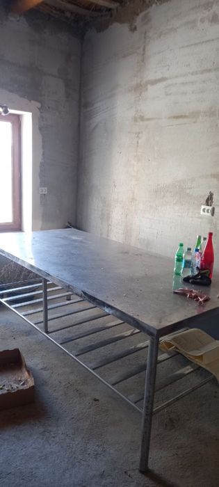 Oshpaz uchun stol b/u