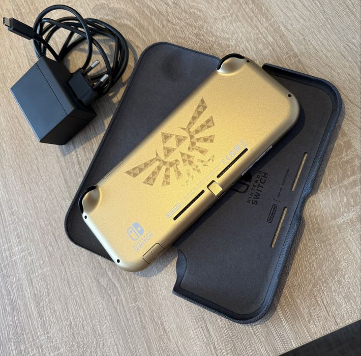Nintendo Switch Lite Hyrule Edition
