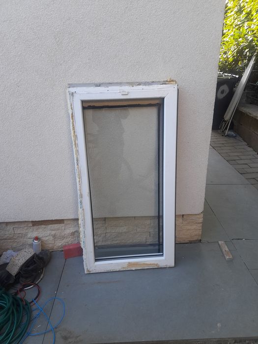 Vând ușa de balcon