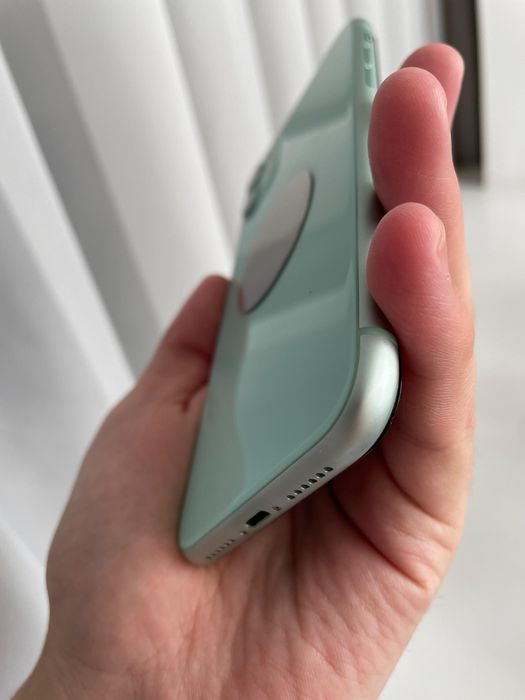 Продам Iphone 11