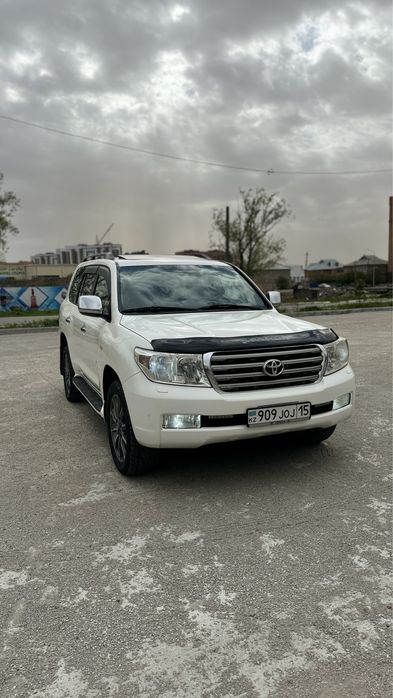 Toyota Land Cruiser 200