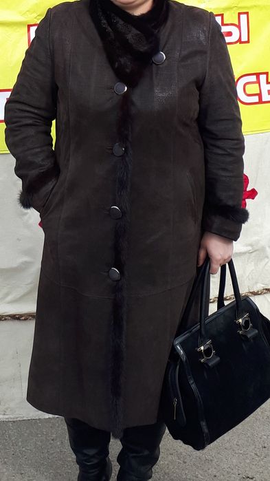 Продам пальто плащ лазерная кожа