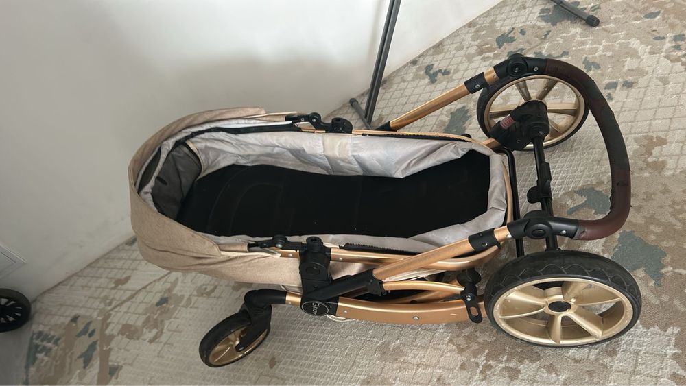 Продам  коляску в хорошем состоянии