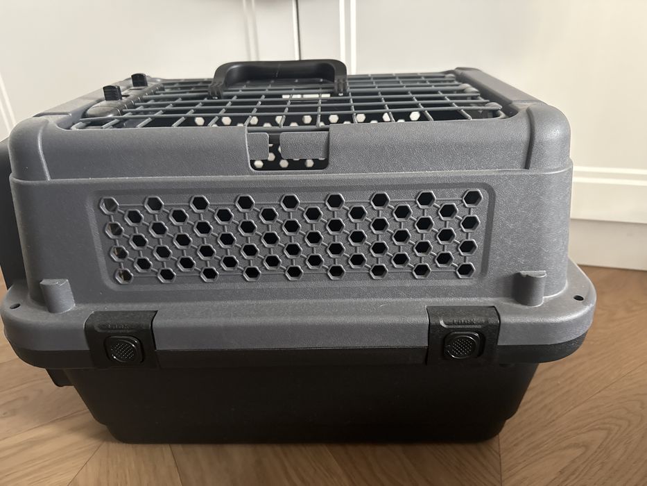 Cușcă transport câini/pisici AniOne 50x35x35 cm – stare foarte bună