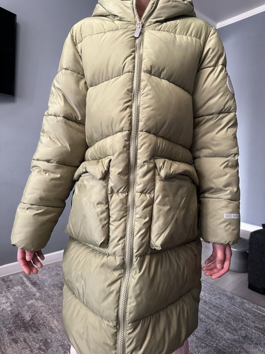 Пуховик зимний                  .