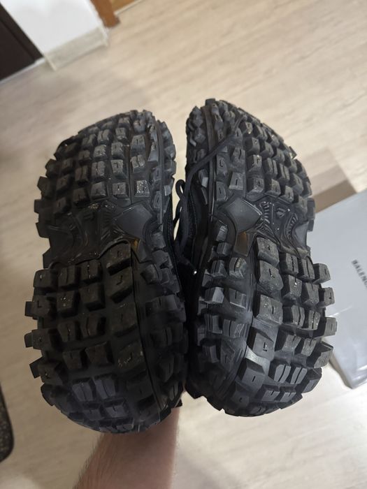 Balenciaga bouncer / defender black