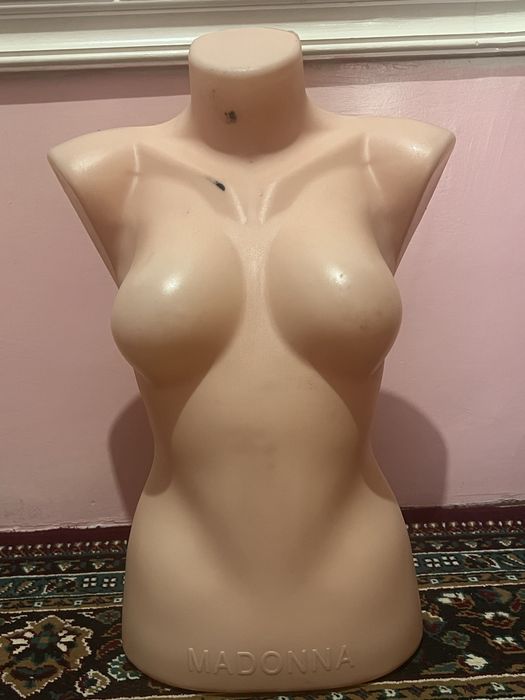 Maniken detskiy,ayol,erkak sotiladi arzon narxda srochno