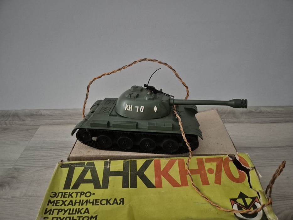 Tanc rusesc KH-70 vintage