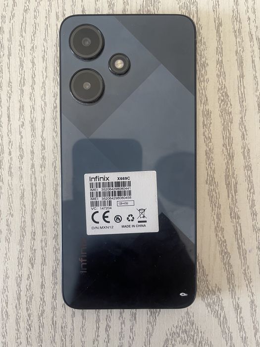 Infinix Hot 30i (128 ; 4+4 )