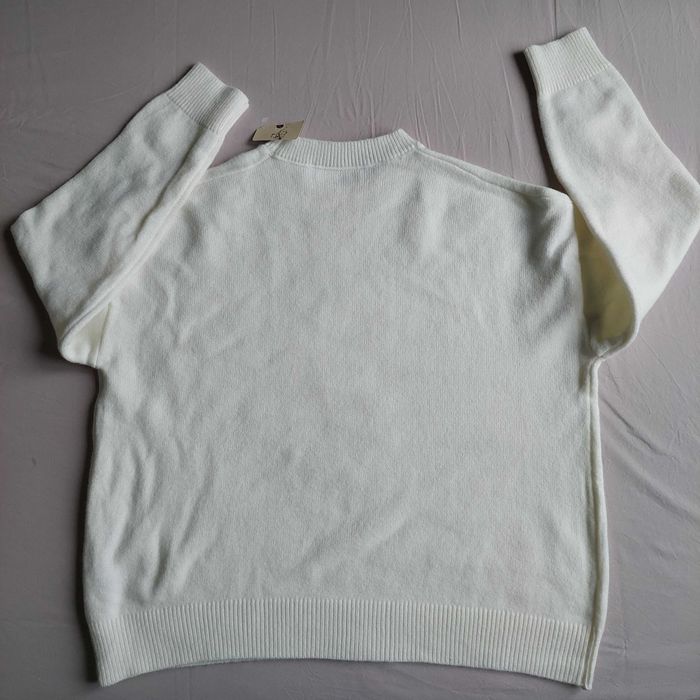 Бял дамски пуловер, р-р М