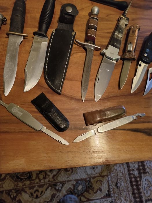 Лот от ножове и ножки...
