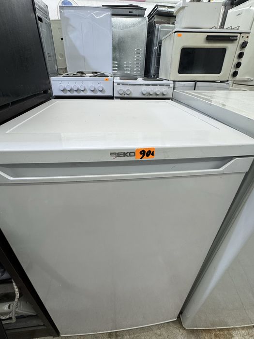 Вертикален фризер BEKO